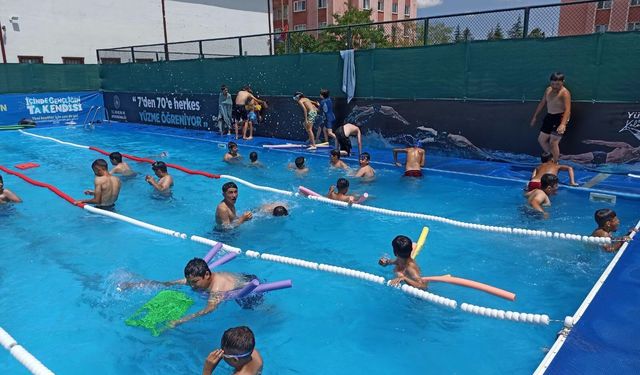 GSB Yaz Kulübü'nde Yüzme Heyecanı Sürüyor