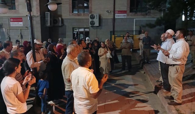 Nokta Camii'nde Umre Yolcularına Duygusal Uğurlama