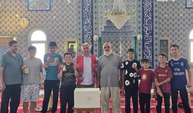Yaz Kur'an Kursu Öğrencilerine Dondurma Sürprizi