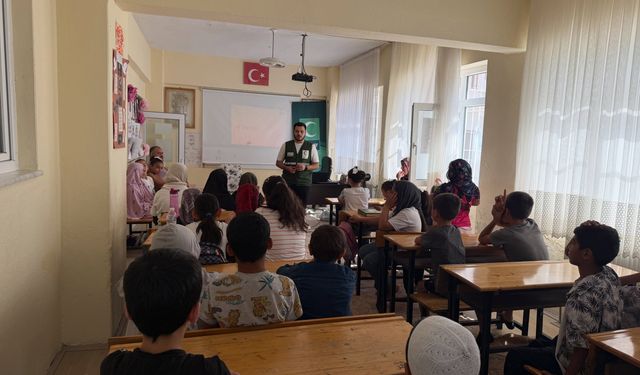 Miraç Camii Kur'an Kursu'nda Yeşilay Buluşması