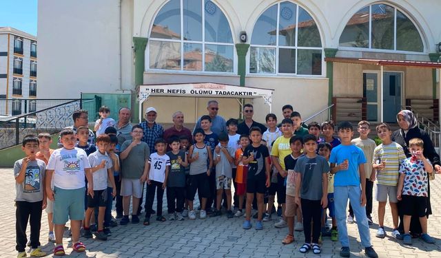 Şehit ve Gaziler Anısına Minik Kalplere Dondurma İkramı