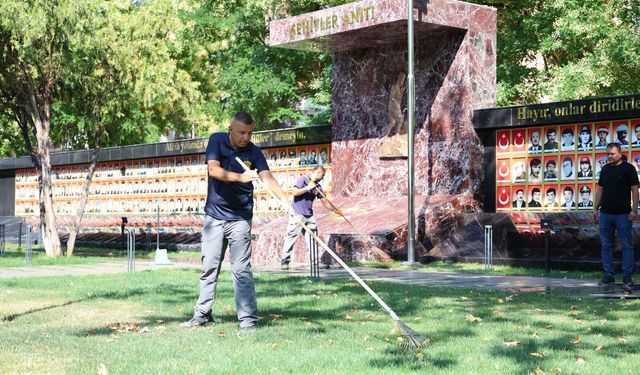 Kırıkkale’de Şehitlik Anıtı Her Gün Özenle Temizleniyor
