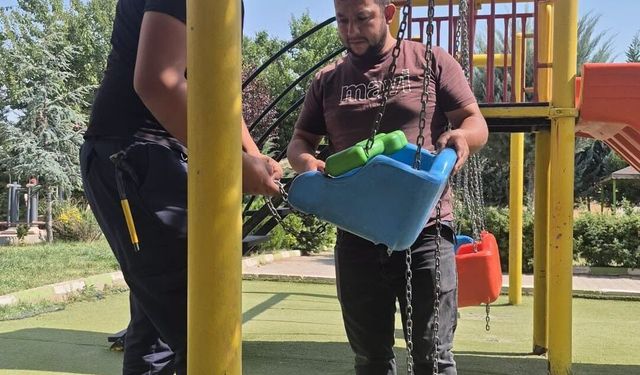 Yahşihan’da Parklar Bakım ve Onarımdan Geçiyor