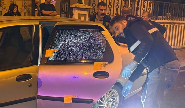 Husumetlisinin Babasına Ait Otomobili Kurşunladılar