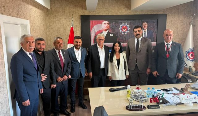 MHP camiası Türk Metali kutladı