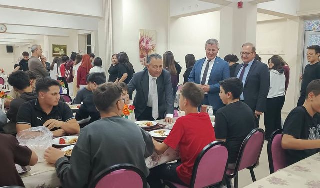Rahmi Güney Gençlerle Yemekte Buluştu