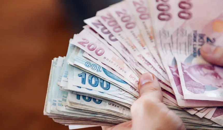 Öğrenim kredisi ve burs ödemeleri hesaplara yatıyor