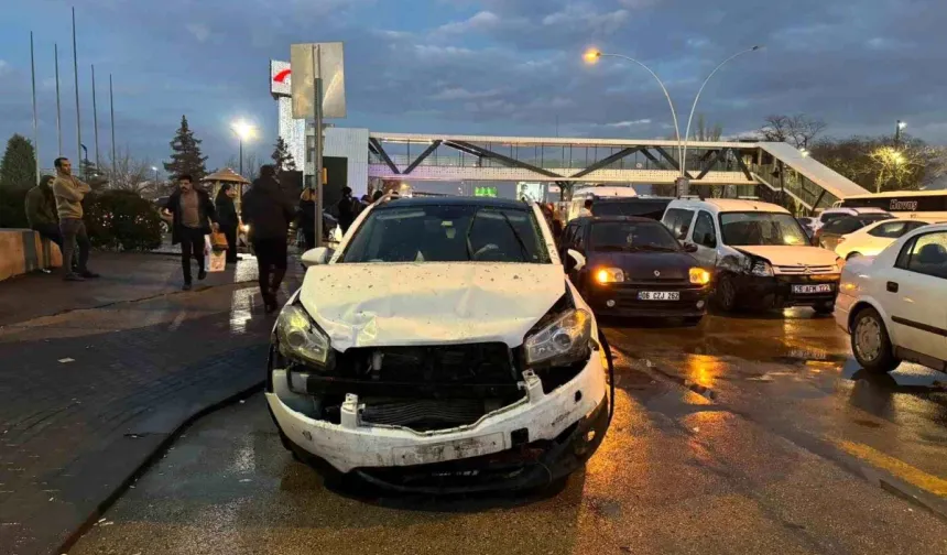 Ankara’da zincirleme kazada 26 araç birbirine girdi