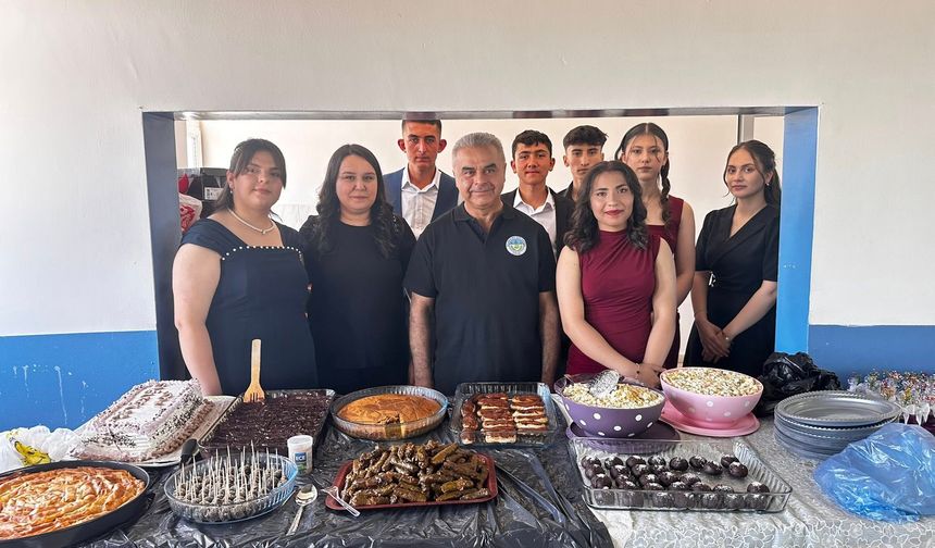 Başkan Çetiner’den Mezuniyet Sürprizi