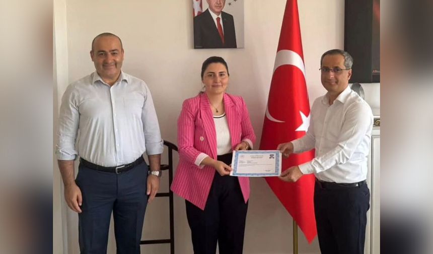 Kaymakam Bozkır’dan Ayverdi’ye Başarı Belgesi
