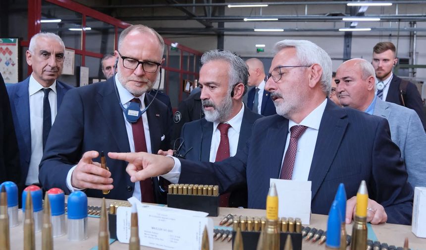 Letonya heyeti MKE silahlarına hayran kaldı