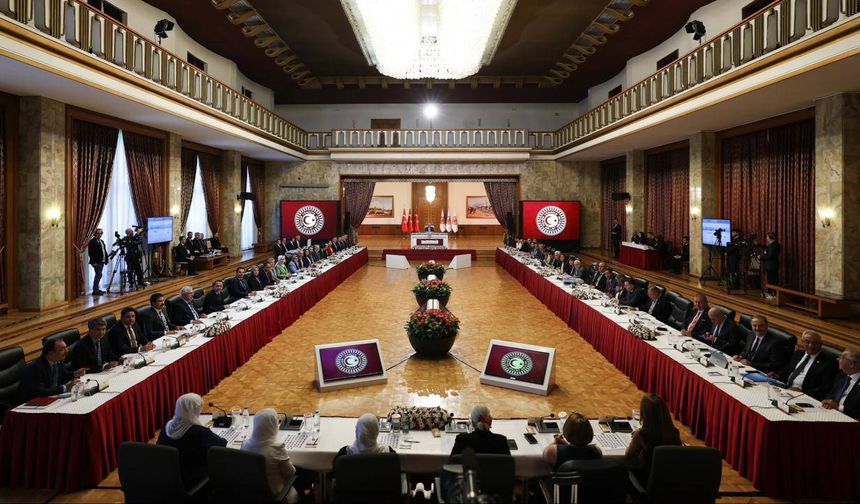 CHP İmralı'ya Gitmeme Kararı Aldı