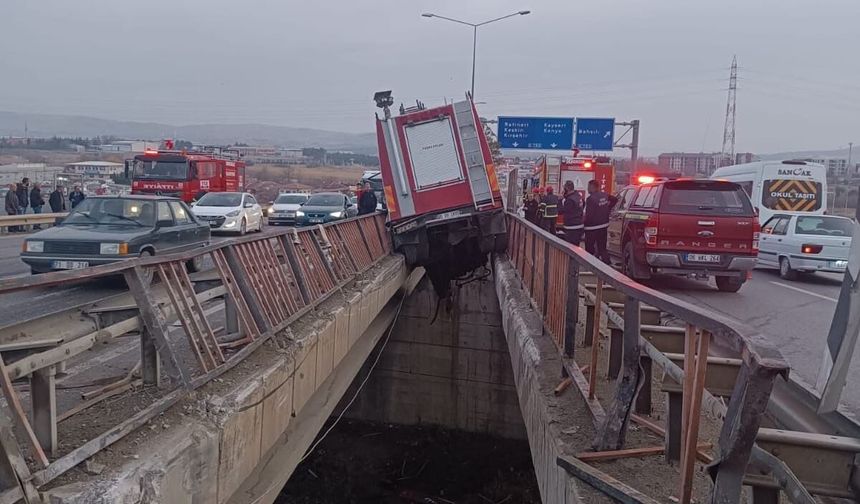 Kırıkkale’de İtfaiye Aracı Kaza Yaptı: 3 Personel Yaralandı