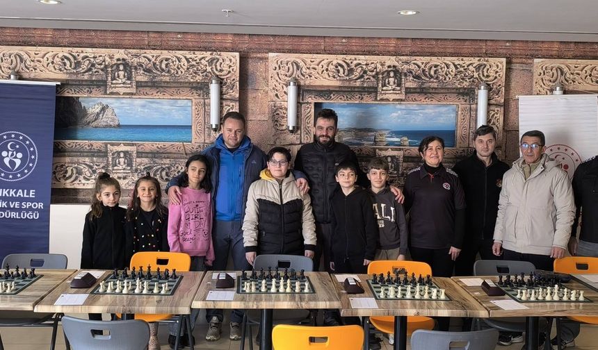 82 Sporcu UKD Satranç Turnuvasında Buluştu