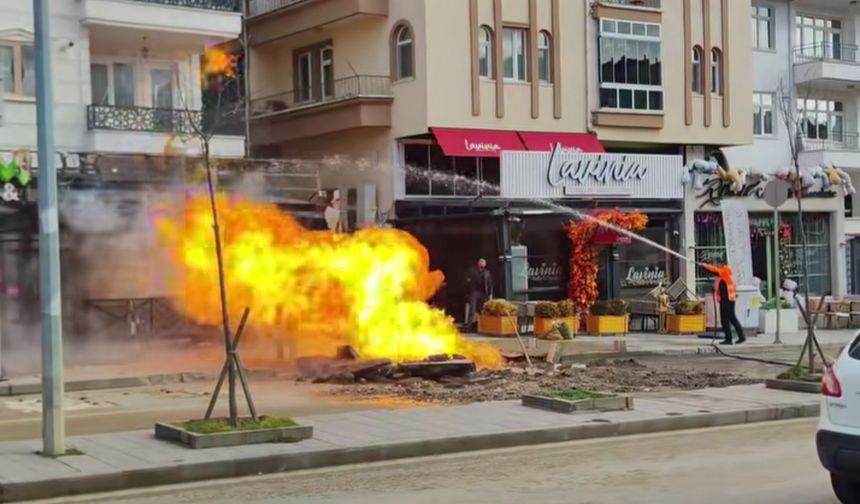 Atatürk Bulvarında Doğalgaz paniği