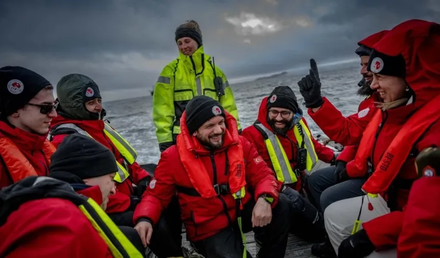 Türk Ekibi Antarktika’da: 14 Bilimsel Proje Yürütülecek