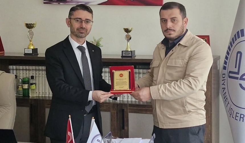 Kur’an Tilaveti Birincisine Plaket