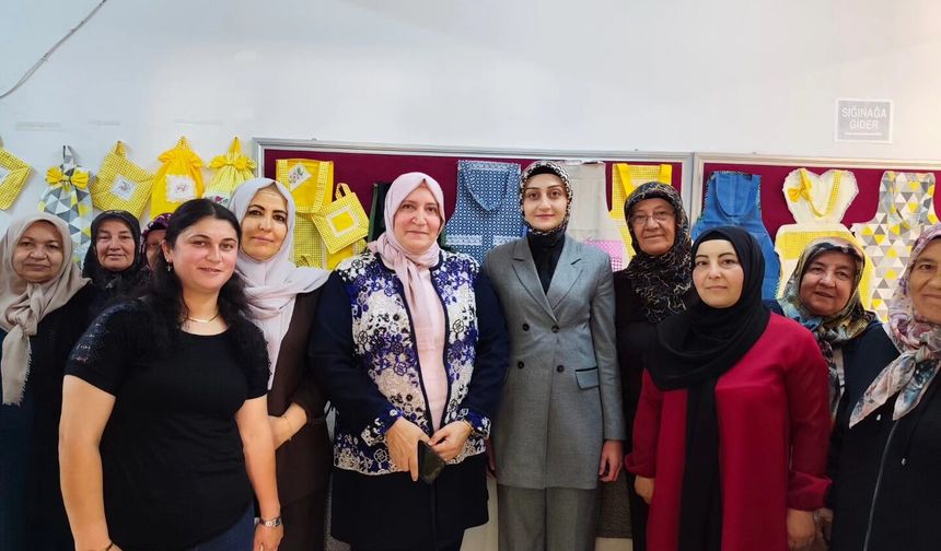 Kursiyerlerden El Emeği Sergisi