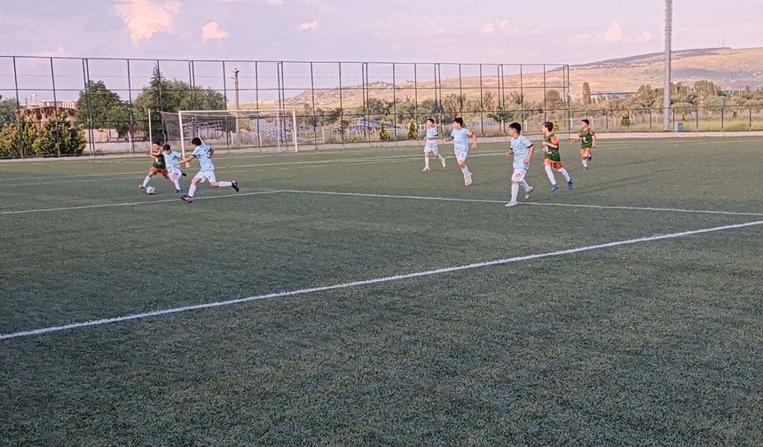 Bahşılı’da U-12 Futbol Ligi Heyecanı Sürüyor