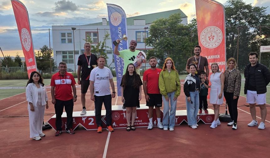 Kırıkkale’de Büyükler Yaz Tenis Kupası Tamamlandı
