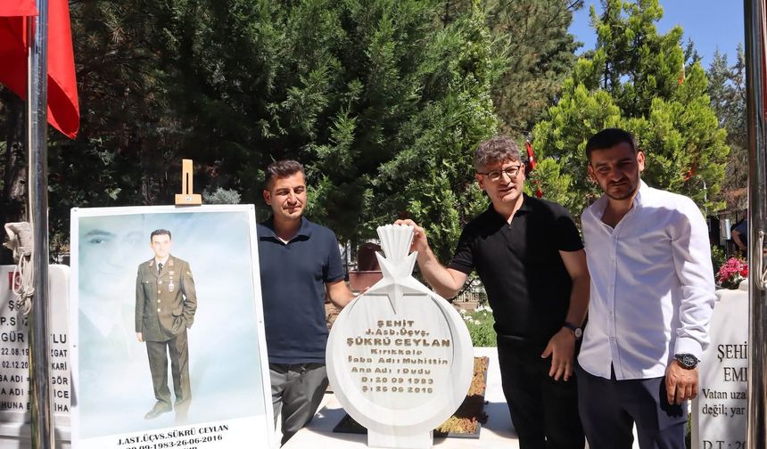 Kahraman Astsubay kabri başında anıldı
