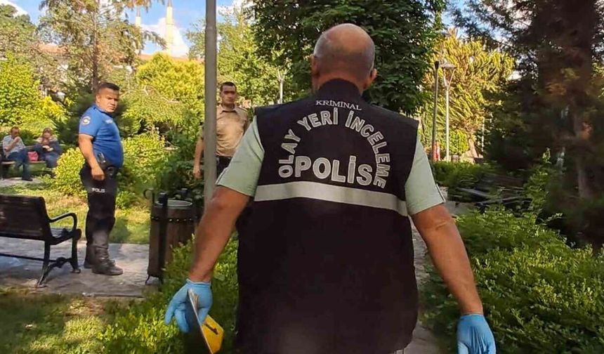 Kız meselesinde bıçaklı kavga