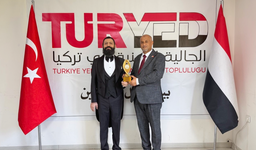 Akif Manaf'a Yemen-Türkiye Dostluk ve Barış Ödülü