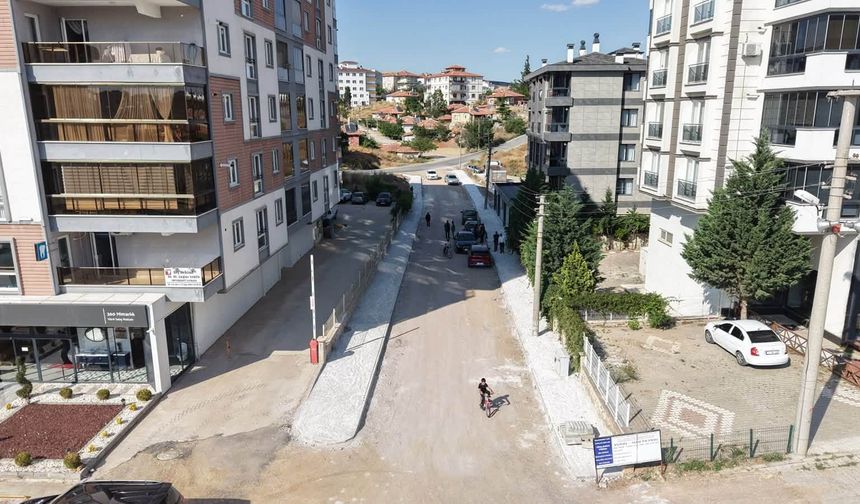 Kırıkkale'de Yol ve Kaldırım Çalışmaları Sürüyor