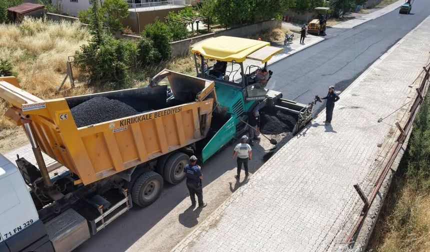 Karşıyaka Mahallesi'nde Asfalt Çalışmaları Sürüyor