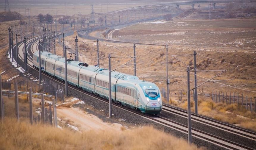Uraloğlu: "Demiryolu Ağımızı 10 Bin 948 Kilometreden 13 Bin 919 Kilometreye Ulaştırdık"