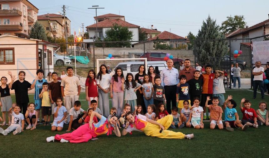 Çocuklar doya doya oynuyor