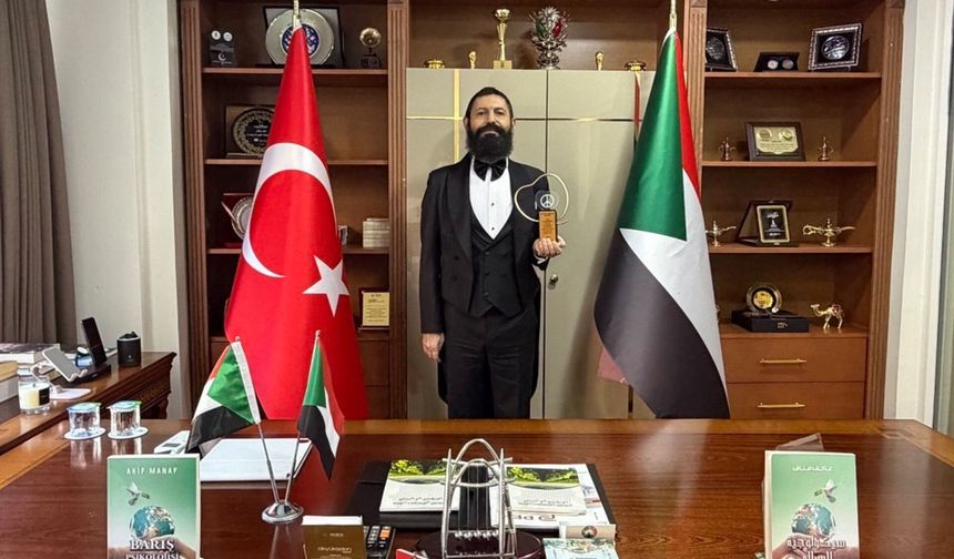 Akif Manaf’a “Sudan-Türkiye Barış Ödülü” Verildi