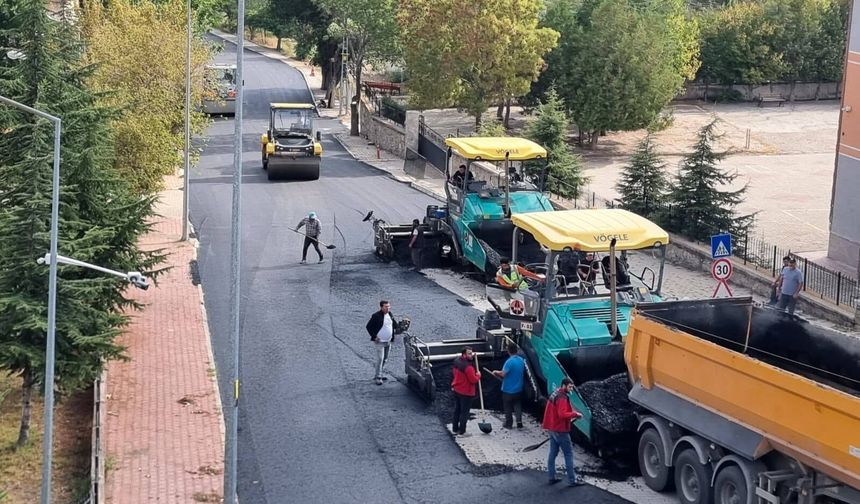 Karakeçili’de Daha Konforlu Ulaşım İçin Asfalt Çalışması