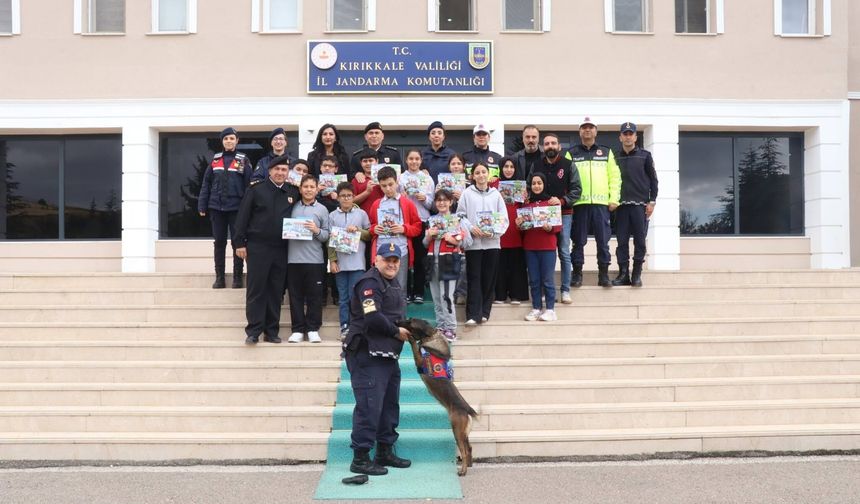 Öğrenciler Jandarmanın Görevlerini Yerinde Öğrendi