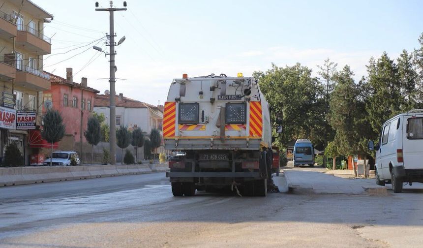 Yahşihan Meydanı Baştan Sona Yıkandı