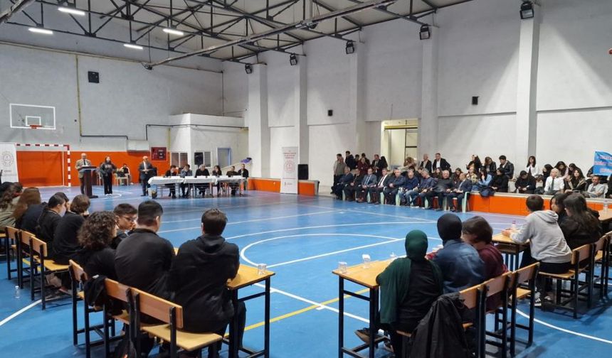 Kırıkkale'de Liseler Arasında "Tabiat Ve Yaşanabilir Çevre Bilgi Yarışması" Düzenlendi