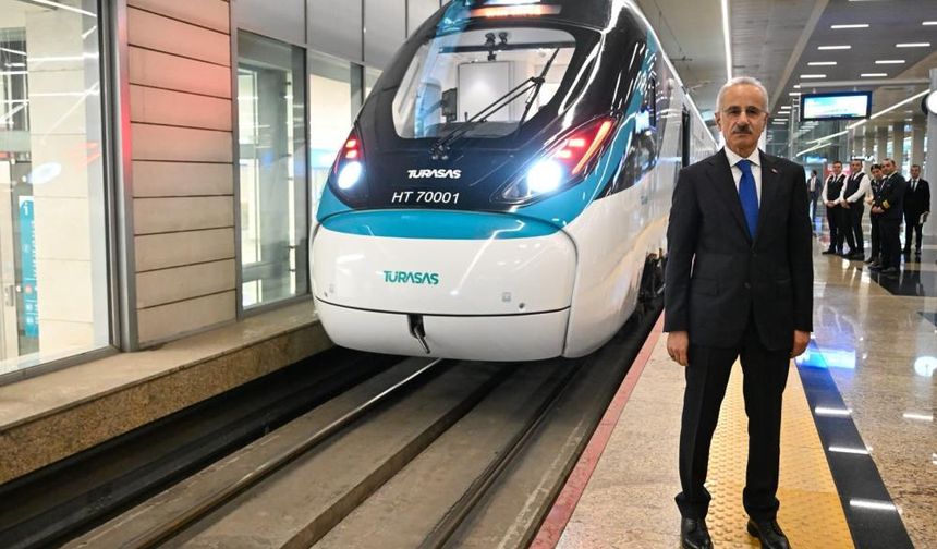 Bakan Uraloğlu Duyurdu: Milli Hızlı Tren Kırıkkale Raylarında