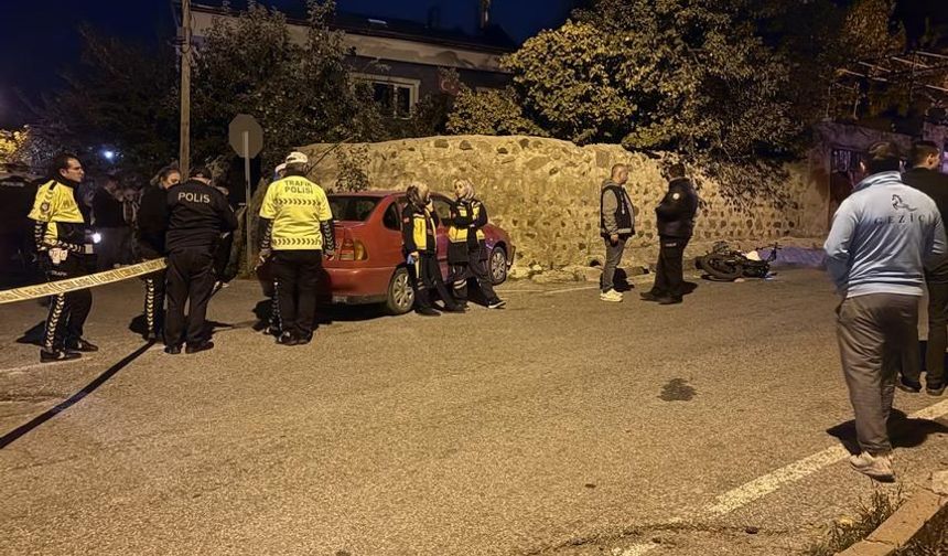 Otomobil ile motosiklet çarpıştı: 1 ölü, 1 yaralı