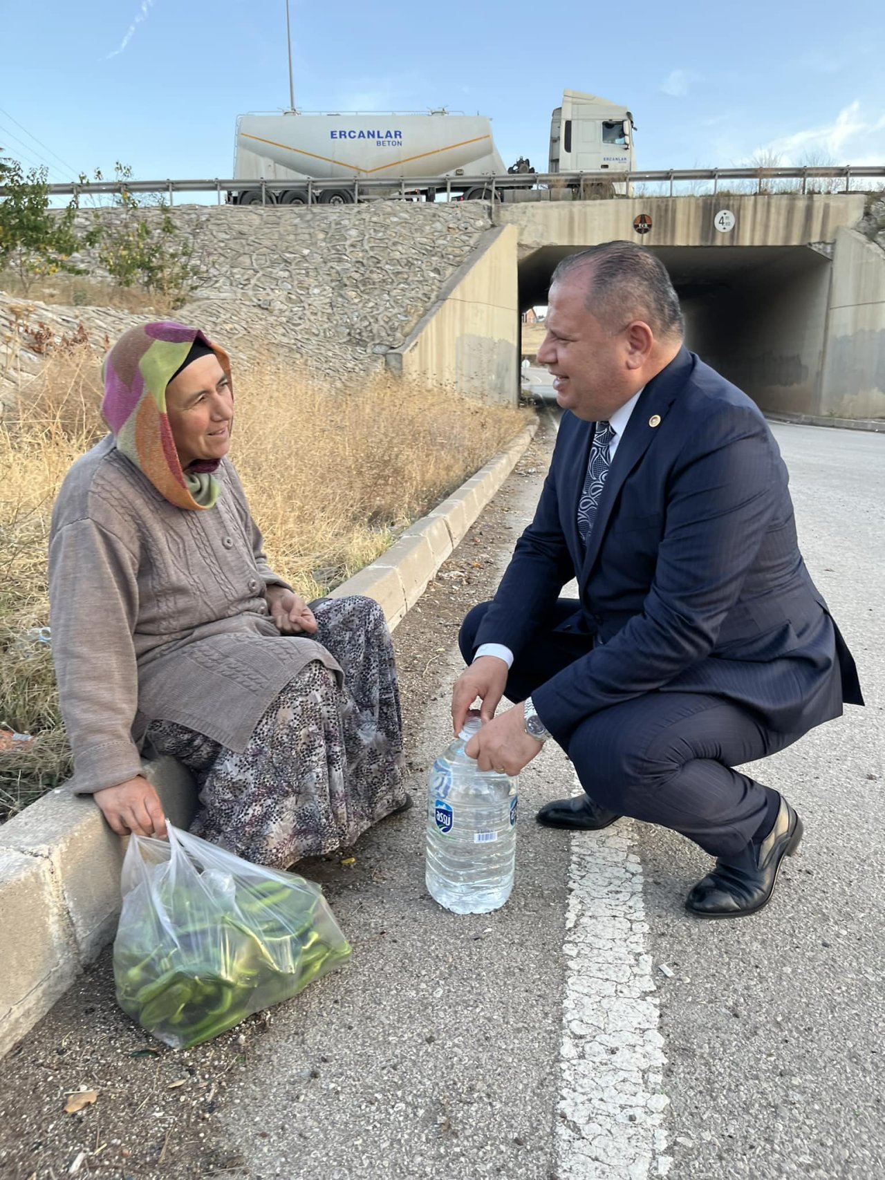 Milletvekili Öztürk, vatandaşla iç içe