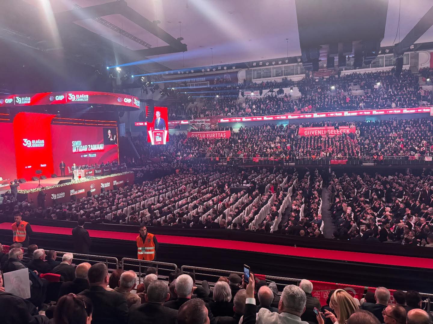 F B I M G 1764437708572