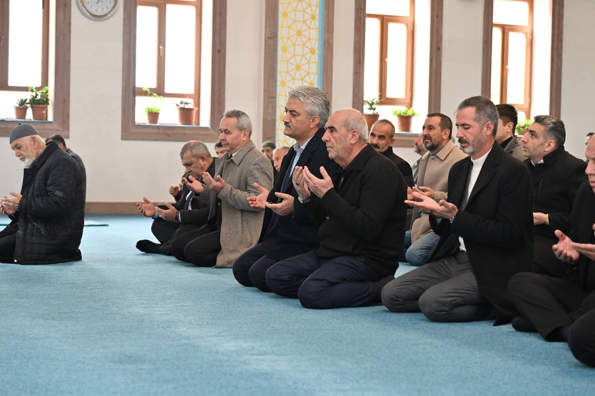 F B I M G 1765719842816-1