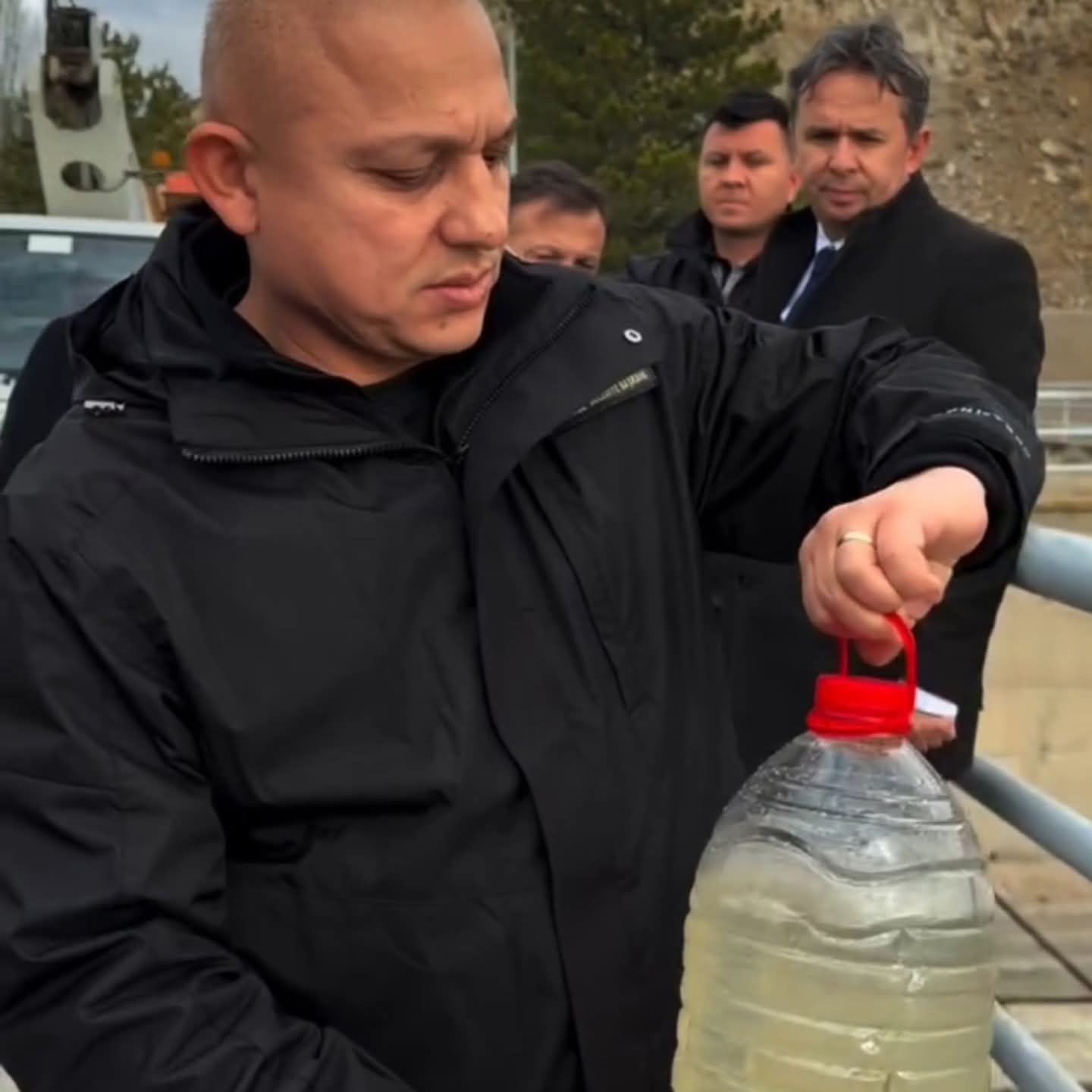 F B I M G 1765830463377