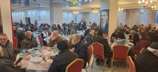 0X0 Vakif Sofrasi Her Gun 600 Kisi Ayni Iftarda Bulusuyor 1771691996288