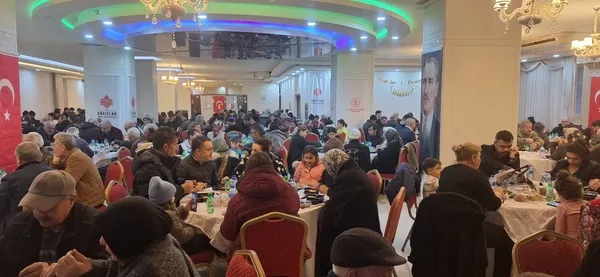 0X0 Vakif Sofrasi Her Gun 600 Kisi Ayni Iftarda Bulusuyor 1771692000563