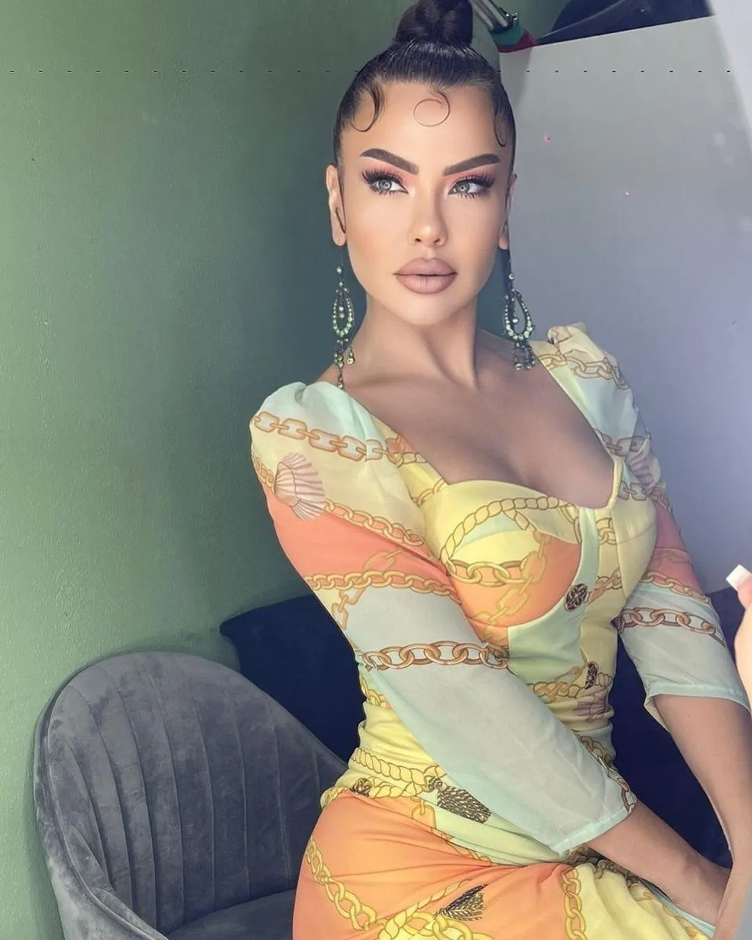 Lara-4