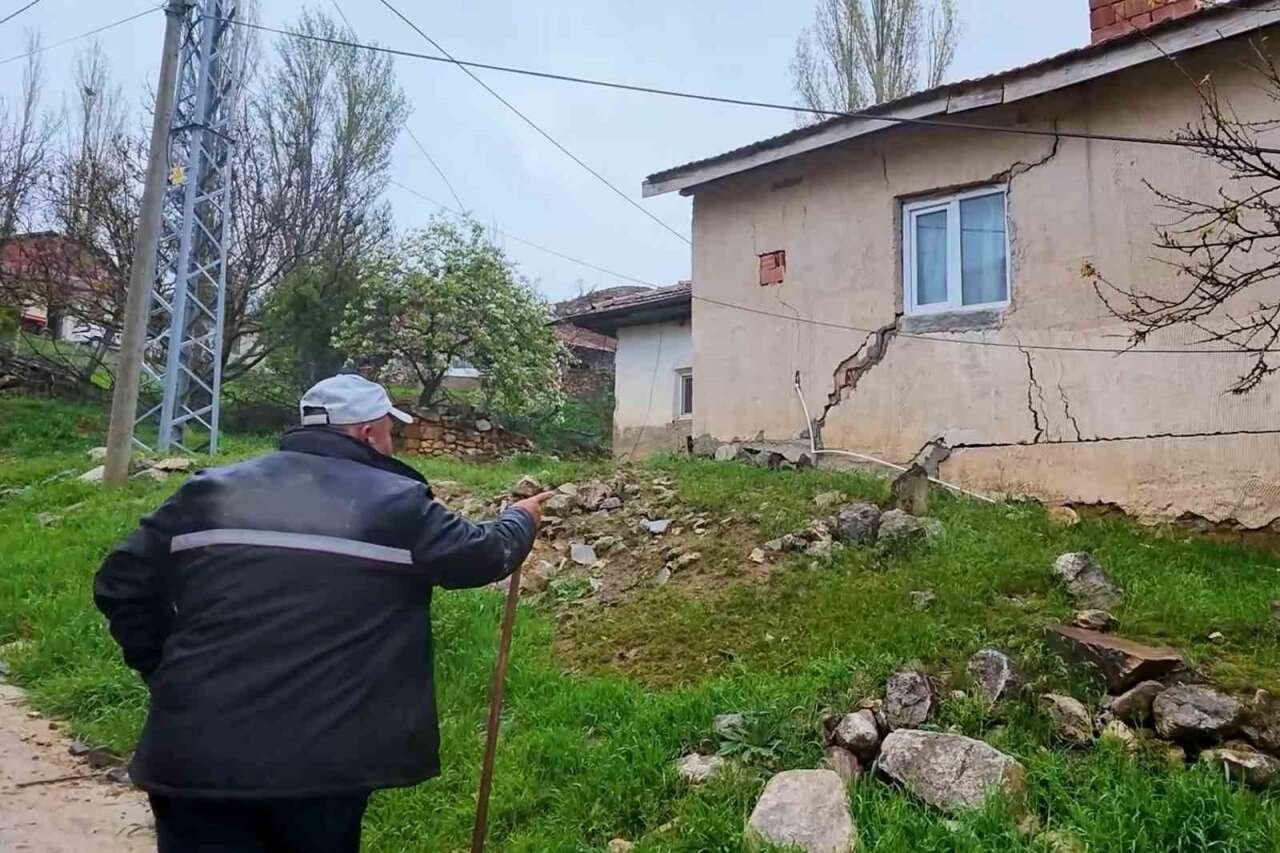Toprak Kaymasi